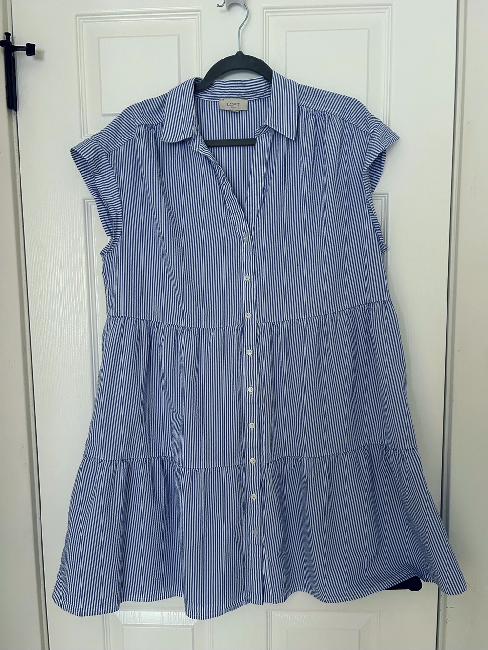 LOFT Blue & White Seersucker Striped Tiered Button-Front Shirtdress Dress, L